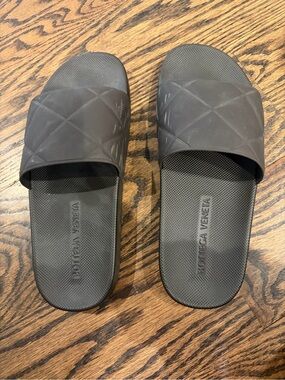 Bottega Veneta Black Rubber Quilted Slide Sandals